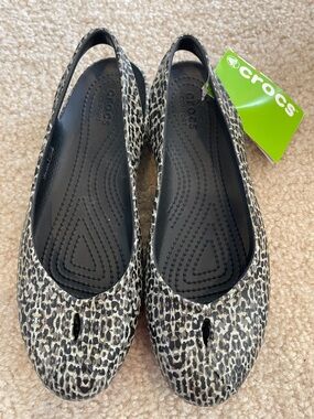 NWT Crocs Women's Olivia Leopard Print Flats Size 8
